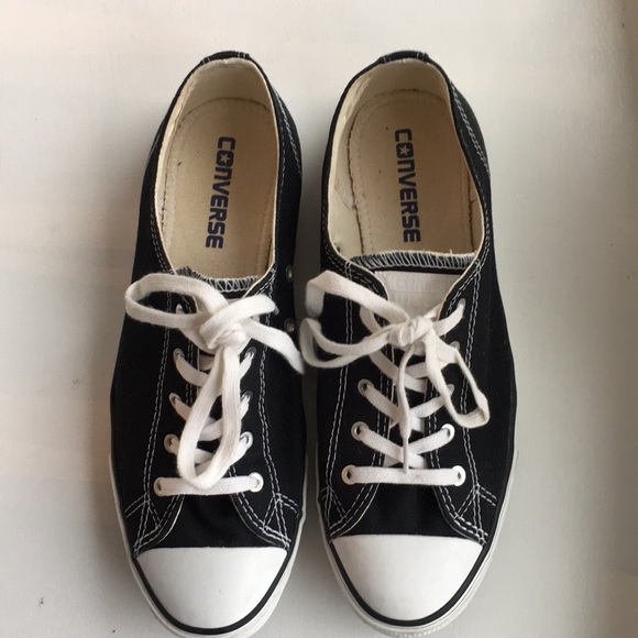 converse dainty lace up sneaker